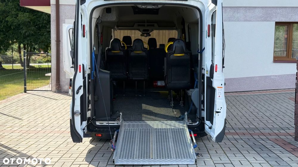 Ford Transit - 12