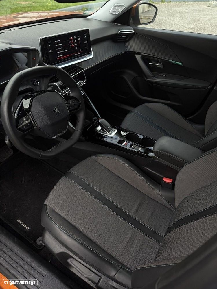 Peugeot 2008 1.2 PureTech Allure Pack EAT8 - 4