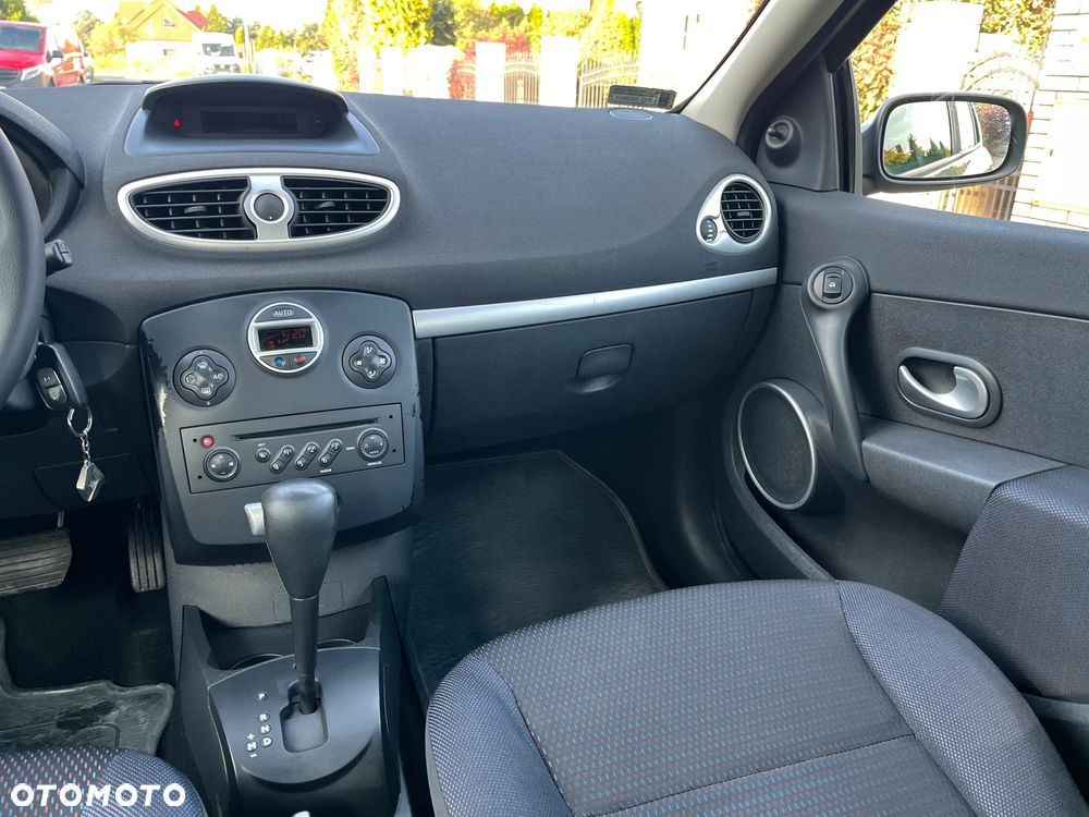 Renault Clio 1.6 16V Dynamique - 17
