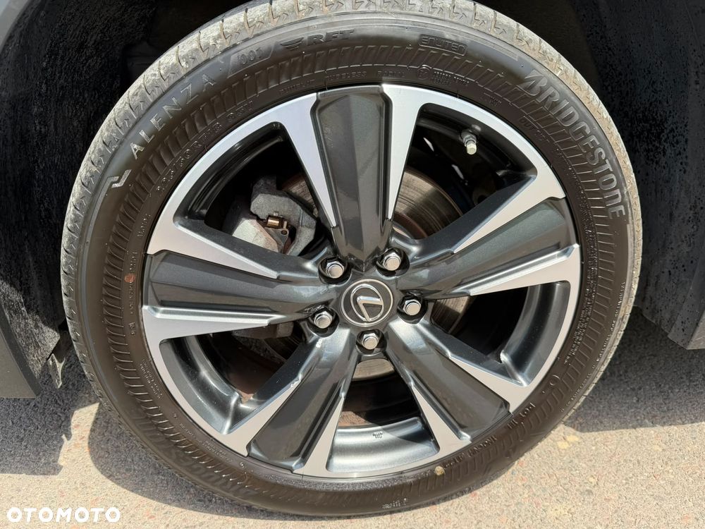 Lexus UX 250h - 28