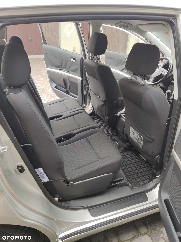 Toyota Corolla Verso - 7