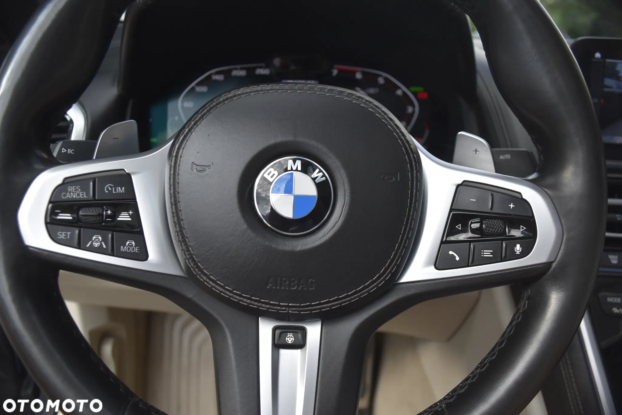 BMW Seria 8 M850i xDrive Cabrio - 21