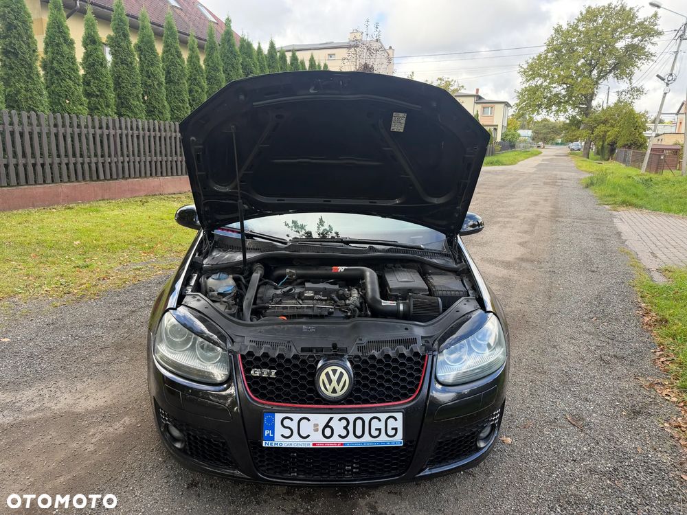 Volkswagen Golf - 32