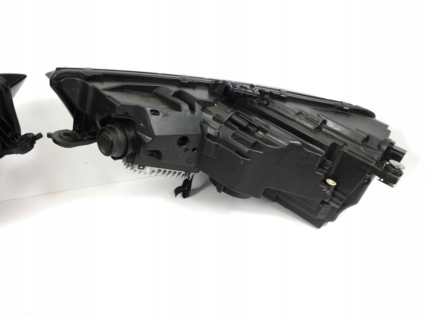 AUDI A4 B9 8W LIFT LAMPA PRAWA LEWA MATRIX - 14