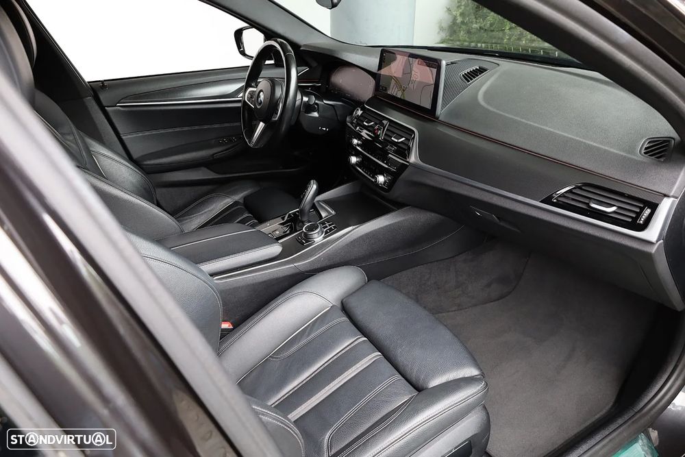 BMW 520 d Pack Desportivo M Auto - 52