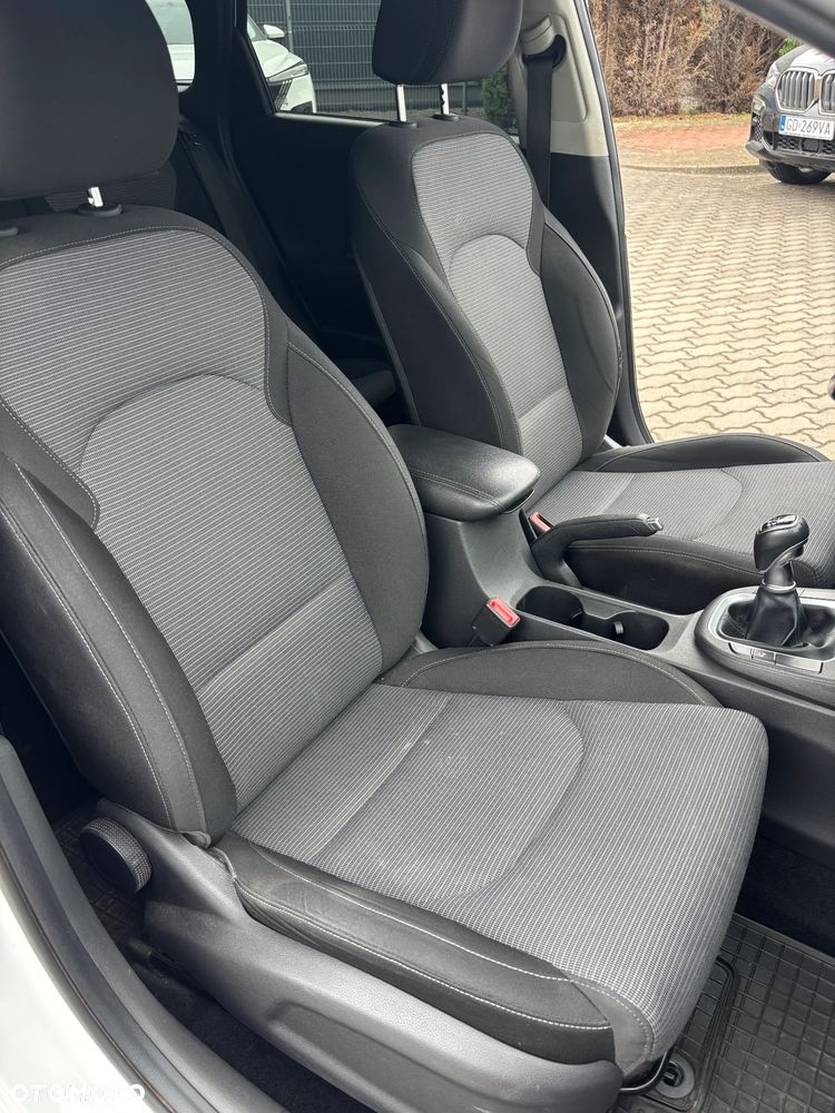 Hyundai i30 1.6 D Classic + - 10