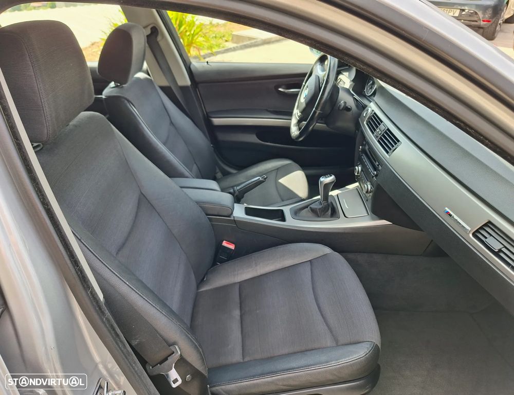 BMW 320 d Sport - 10