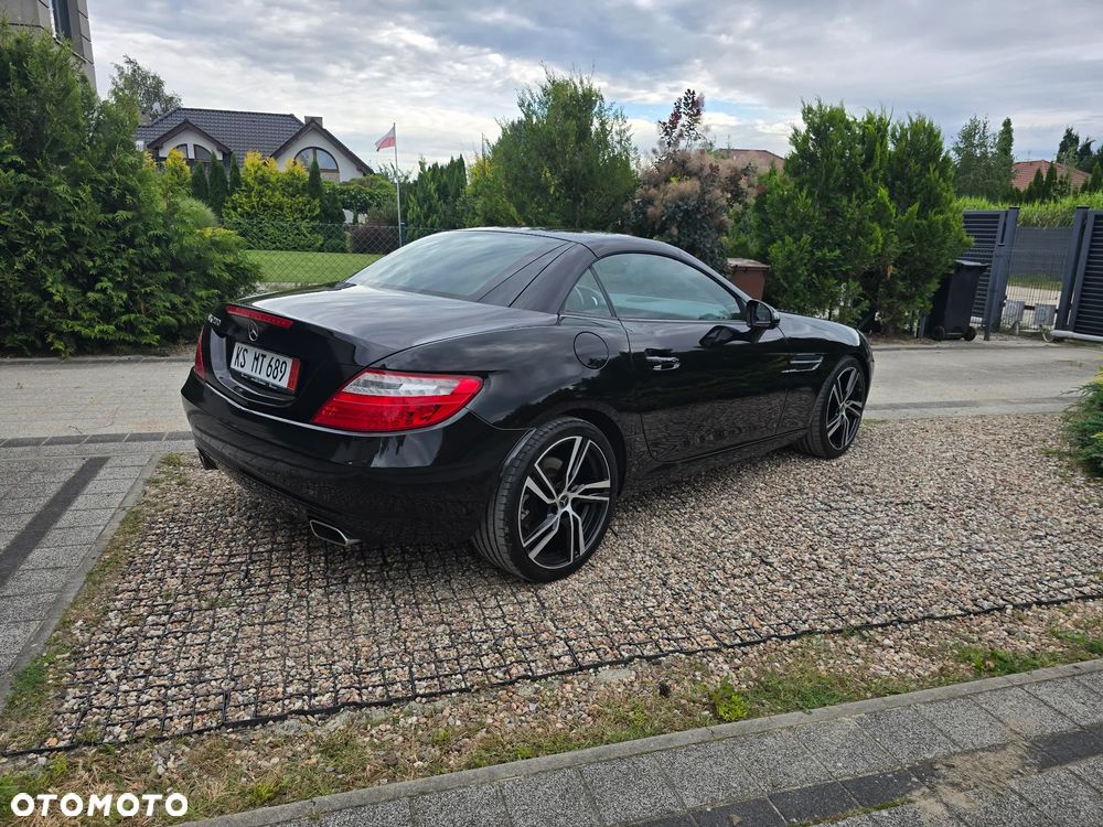 Mercedes-Benz SLK 200 (BlueEFFICIENCY) - 11