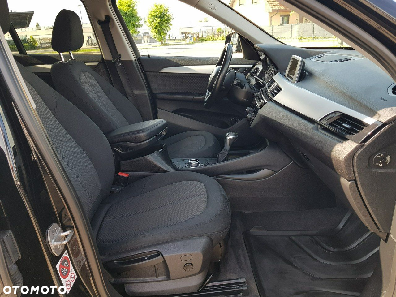 BMW X1 sDrive18d Business Edition - 17