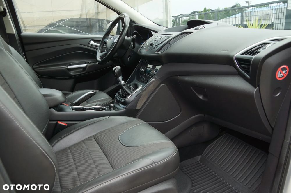 Ford Kuga 2.0 TDCi 4WD Titanium - 25