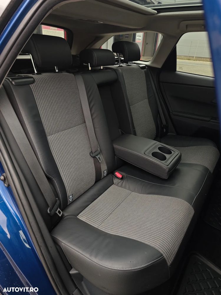 Toyota Auris 1.8 L VVT-i TS Hybrid Sol+ - 7