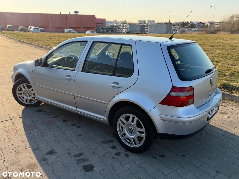 Volkswagen Golf - 3