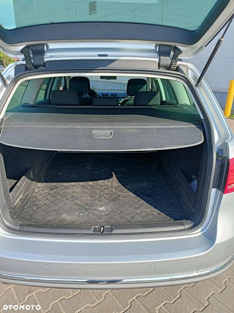 Volkswagen Passat - 13