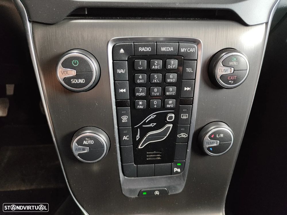 Volvo V40 D2 Momentum - 33