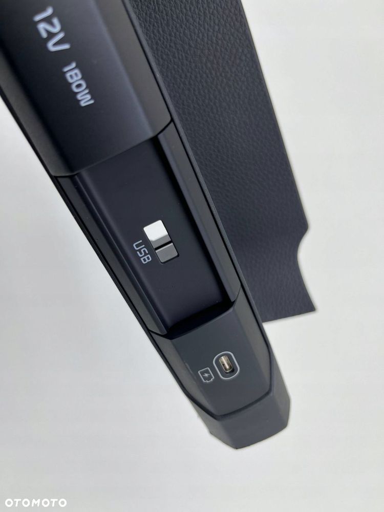 KIA PICANTO III LIFT GNIAZDO PANEL USB-C 84621-G6R0CA - 3