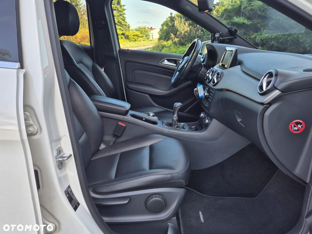 Mercedes-Benz Klasa B 180 CDI (BlueEFFICIENCY) - 30
