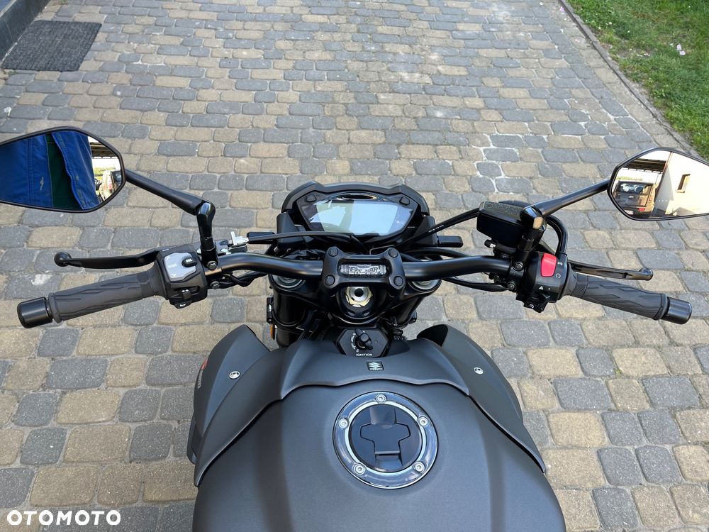 Suzuki GSX - 31