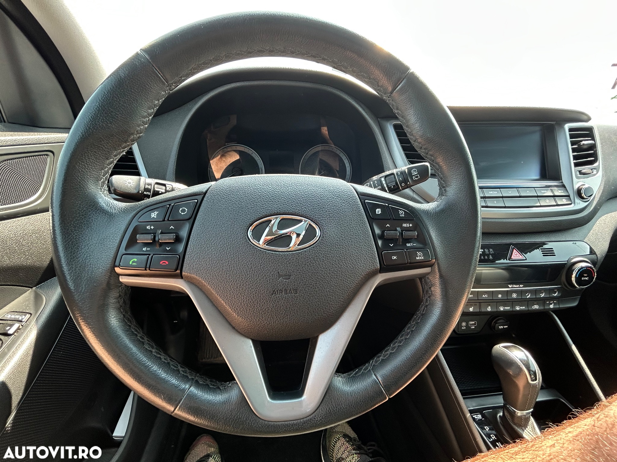 Hyundai Tucson 2.0 CRDI 4WD Automatik Premium - 11