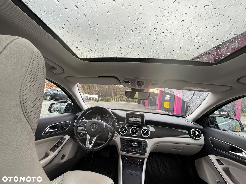 Mercedes-Benz GLA 200 7G-DCT - 7