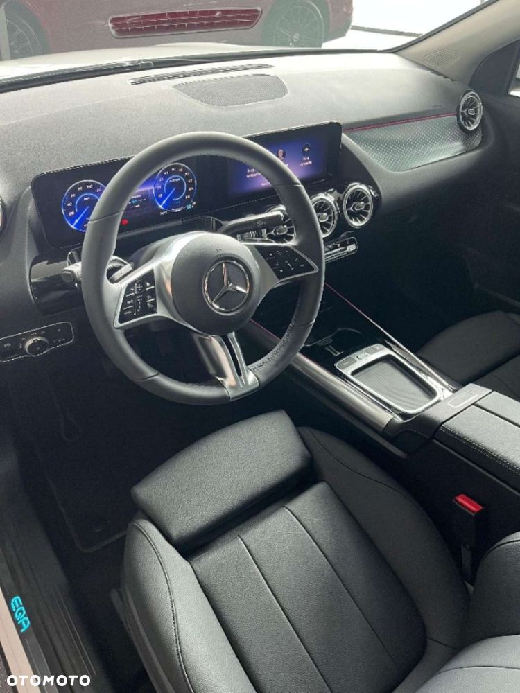 Mercedes-Benz EQA - 7