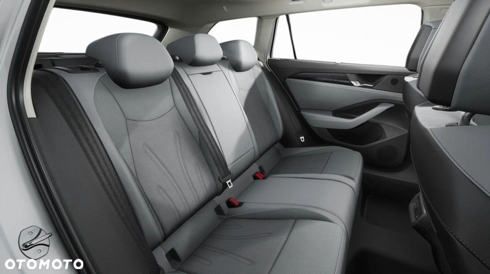 Volkswagen Passat - 12