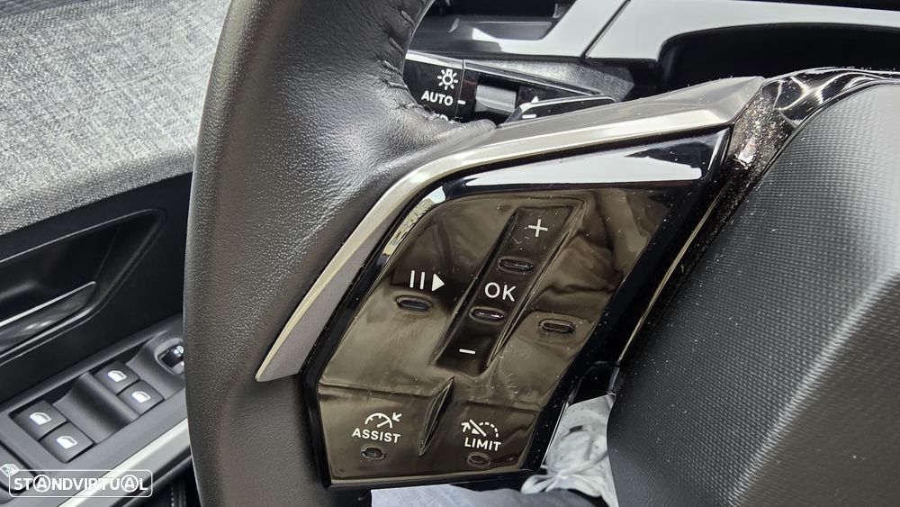 Peugeot 3008 Hybrid 145 e-DSC6 Allure - 33