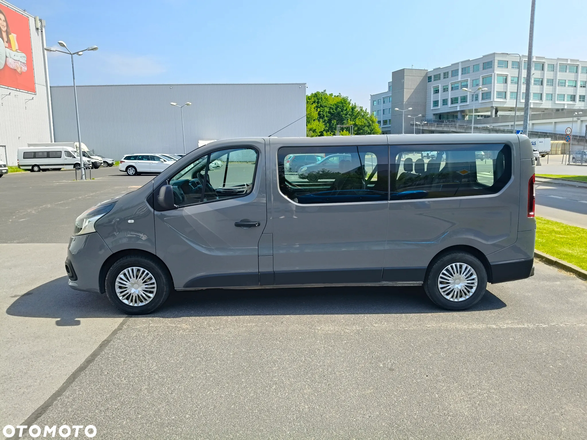 Renault Trafic - 2