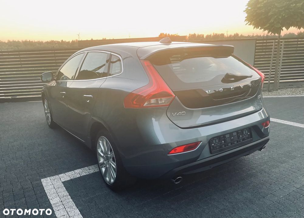 Volvo V40 D3 Momentum - 5