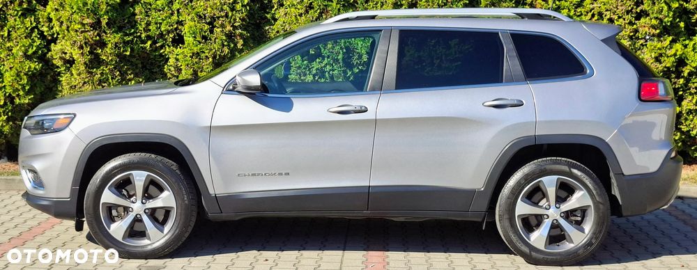 Jeep Cherokee - 19