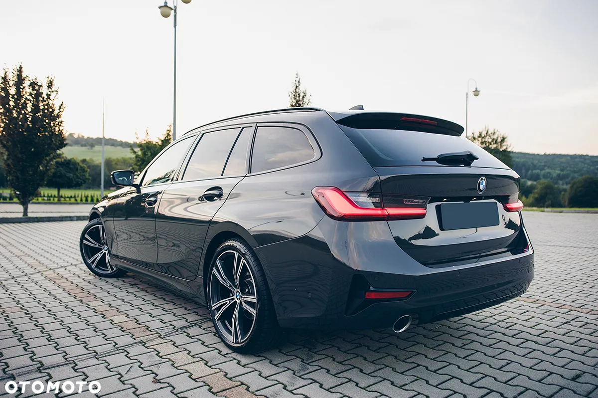 BMW Seria 3 320d Sport Line Shadow sport - 13
