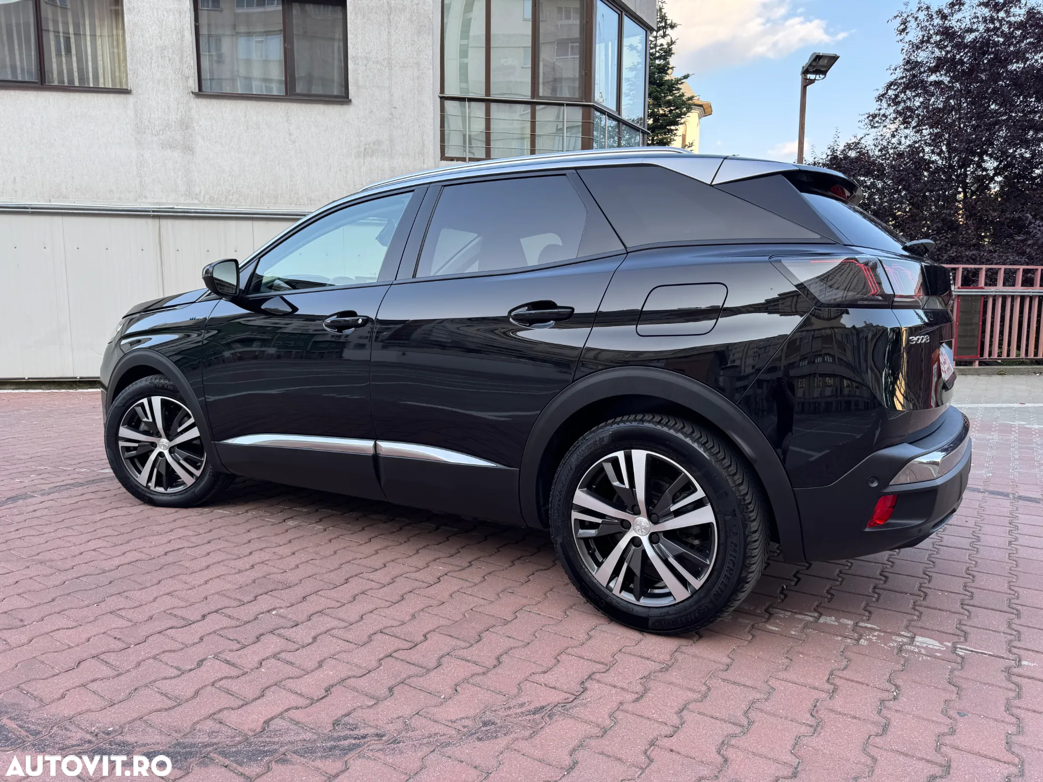 Peugeot 3008 Plug-In Hybrid 225 e-EAT8 Allure Pack - 10