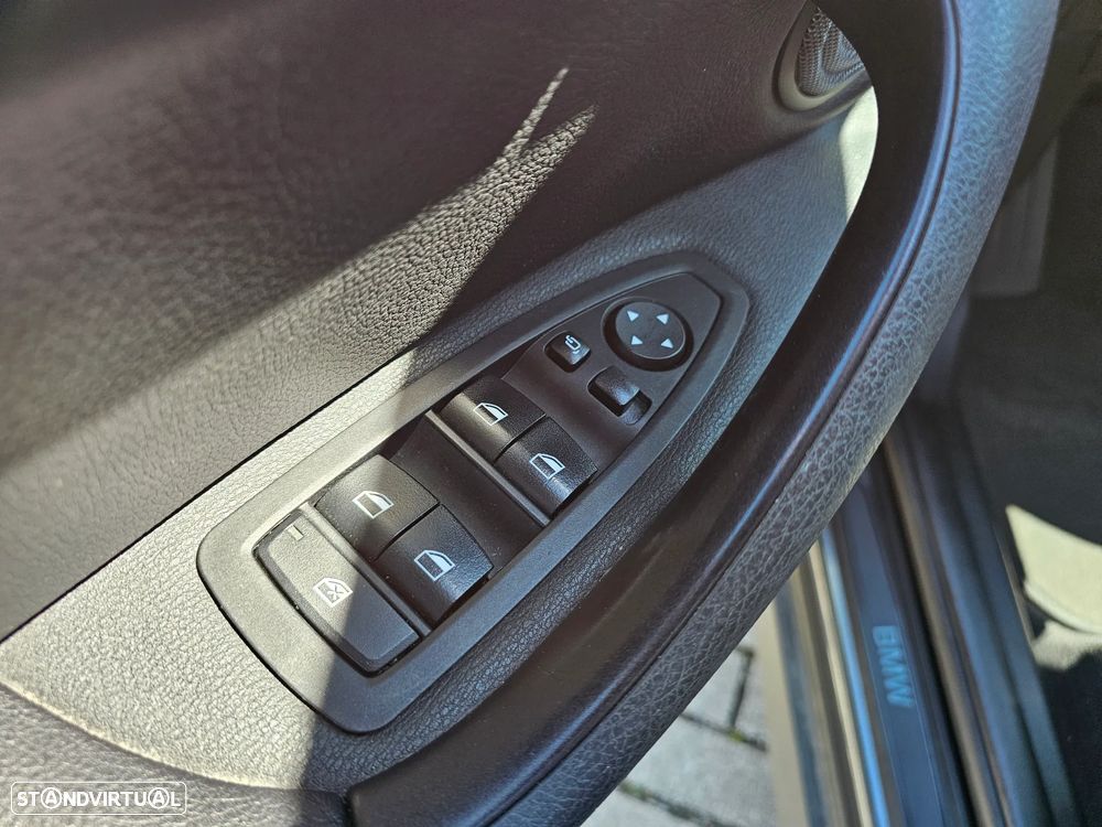 BMW X1 25 e xDrive Corporate Edition - 9