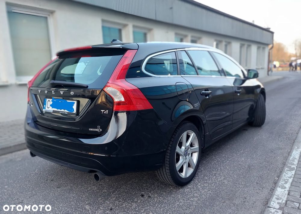 Volvo V60 T4 Momentum - 15