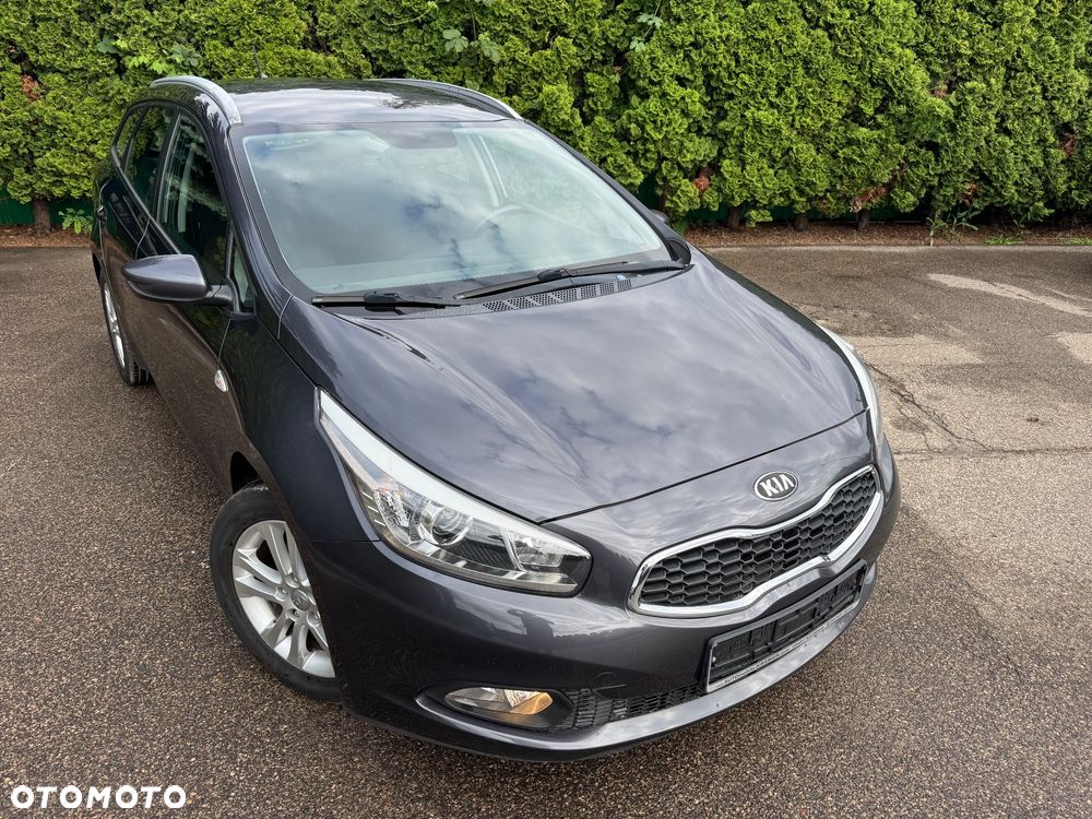 Kia Ceed 1.6 CRDi 128 ISG Fifa World Cup Edition - 27