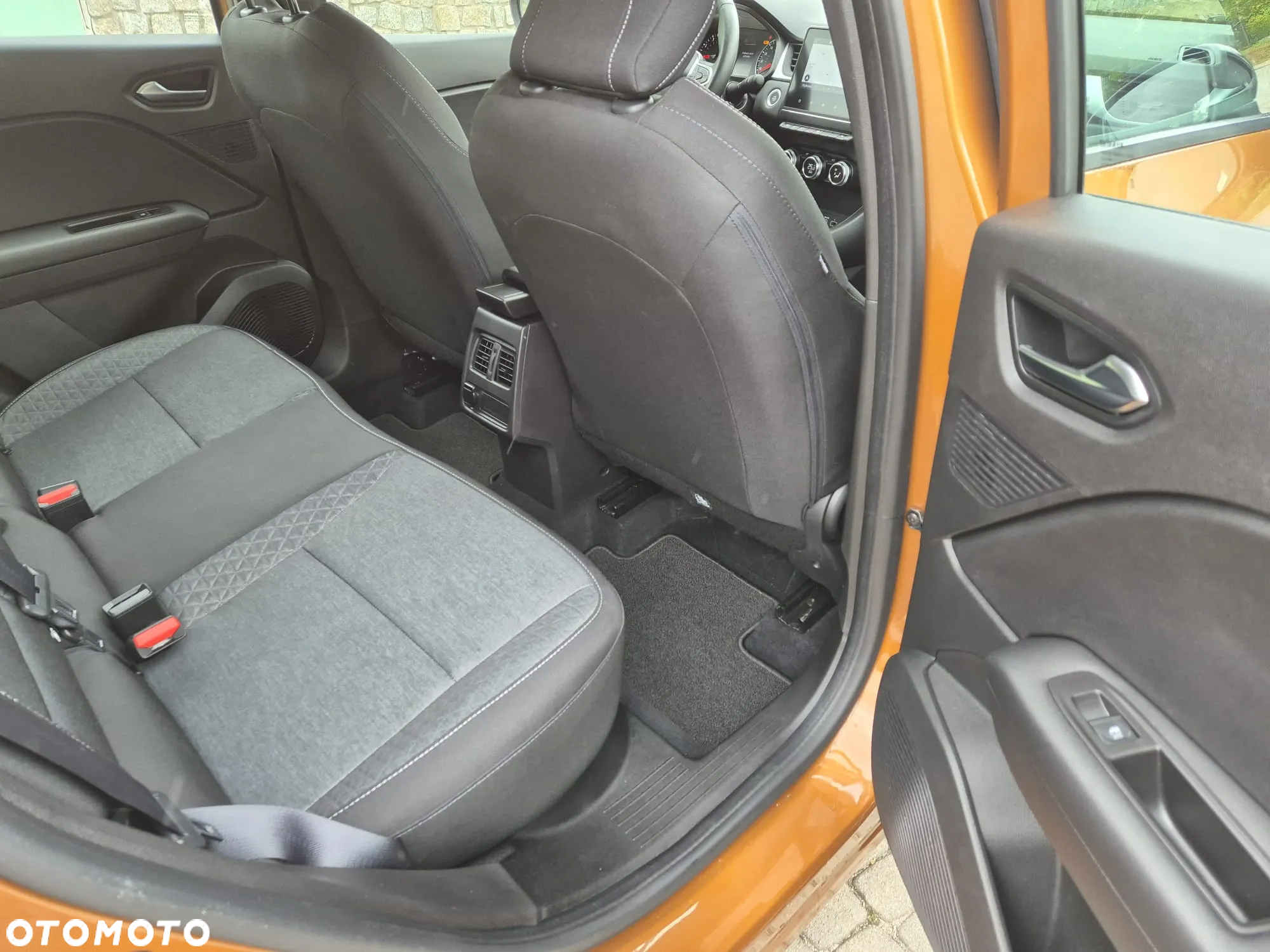 Renault Captur 1.3 TCe mHEV Techno - 18