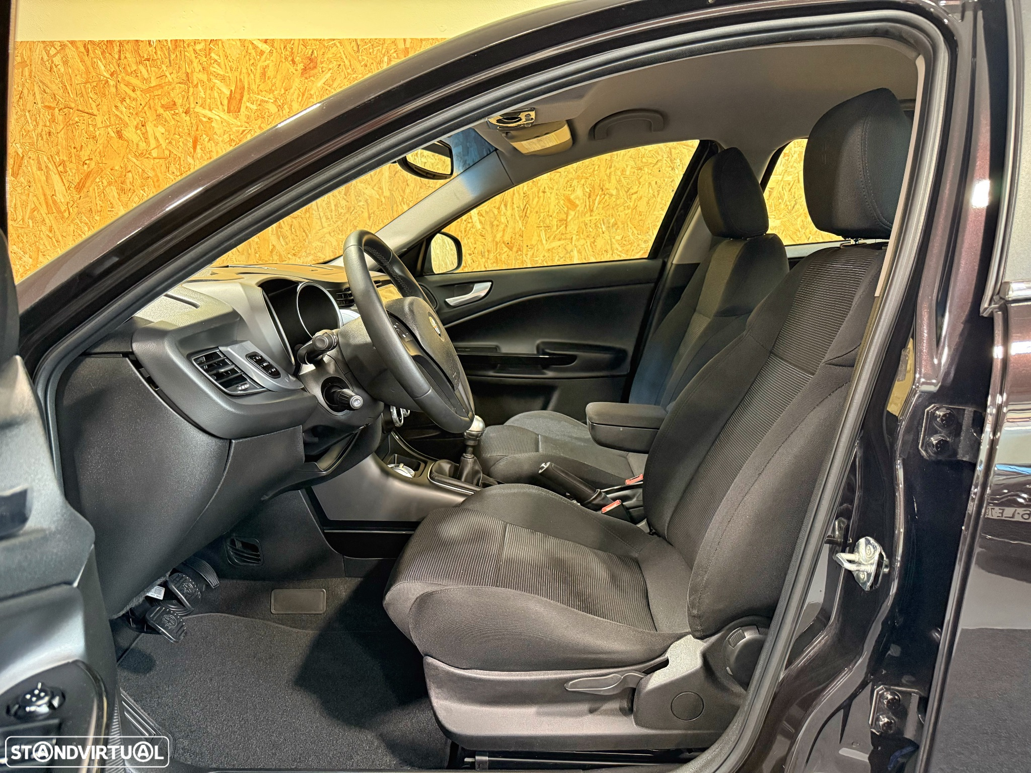 Alfa Romeo Giulietta 1.6 JTDm Distinctive - 14