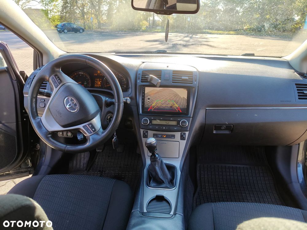 Toyota Avensis - 8