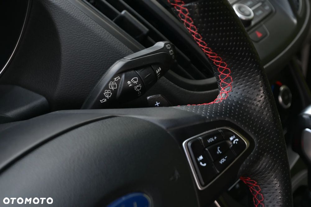 Ford Kuga 2.0 TDCi AWD ST-Line - 34