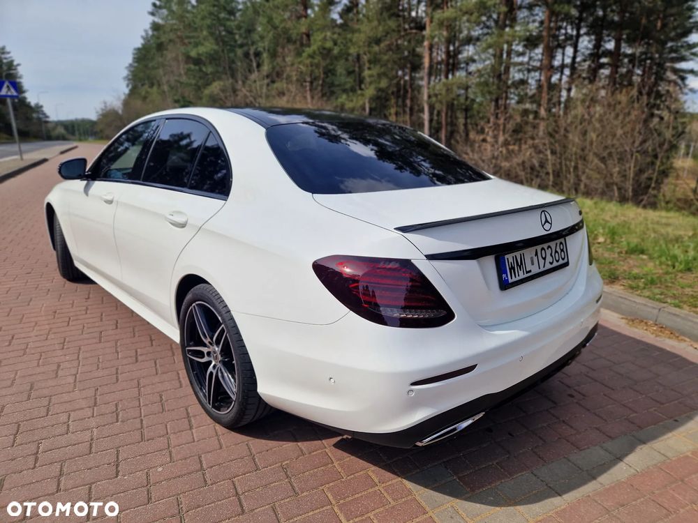 Mercedes-Benz Klasa E 220 d 4-Matic 9G-TRONIC - 4