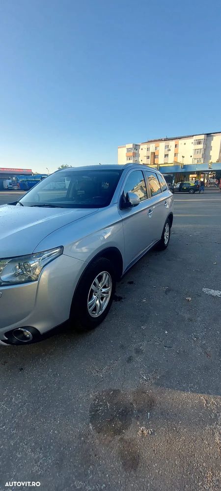 Mitsubishi Outlander - 31