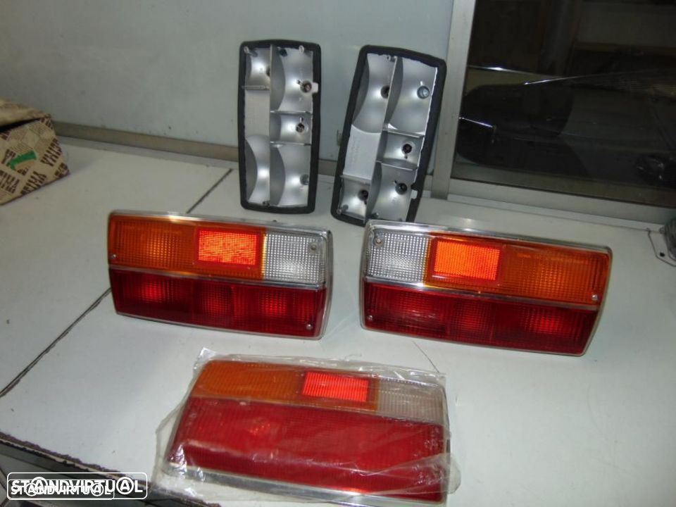 Peugeot 304 farolins trás - 1