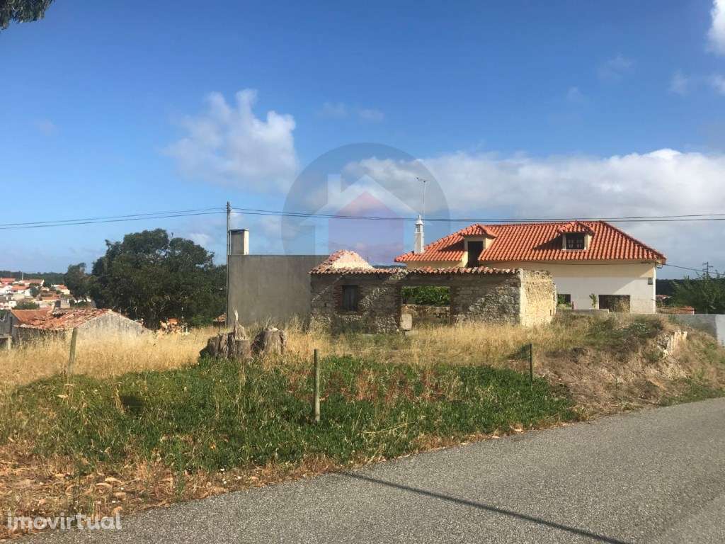Terreno com ruina situado no Nadadouro - Grande imagem: 2/5