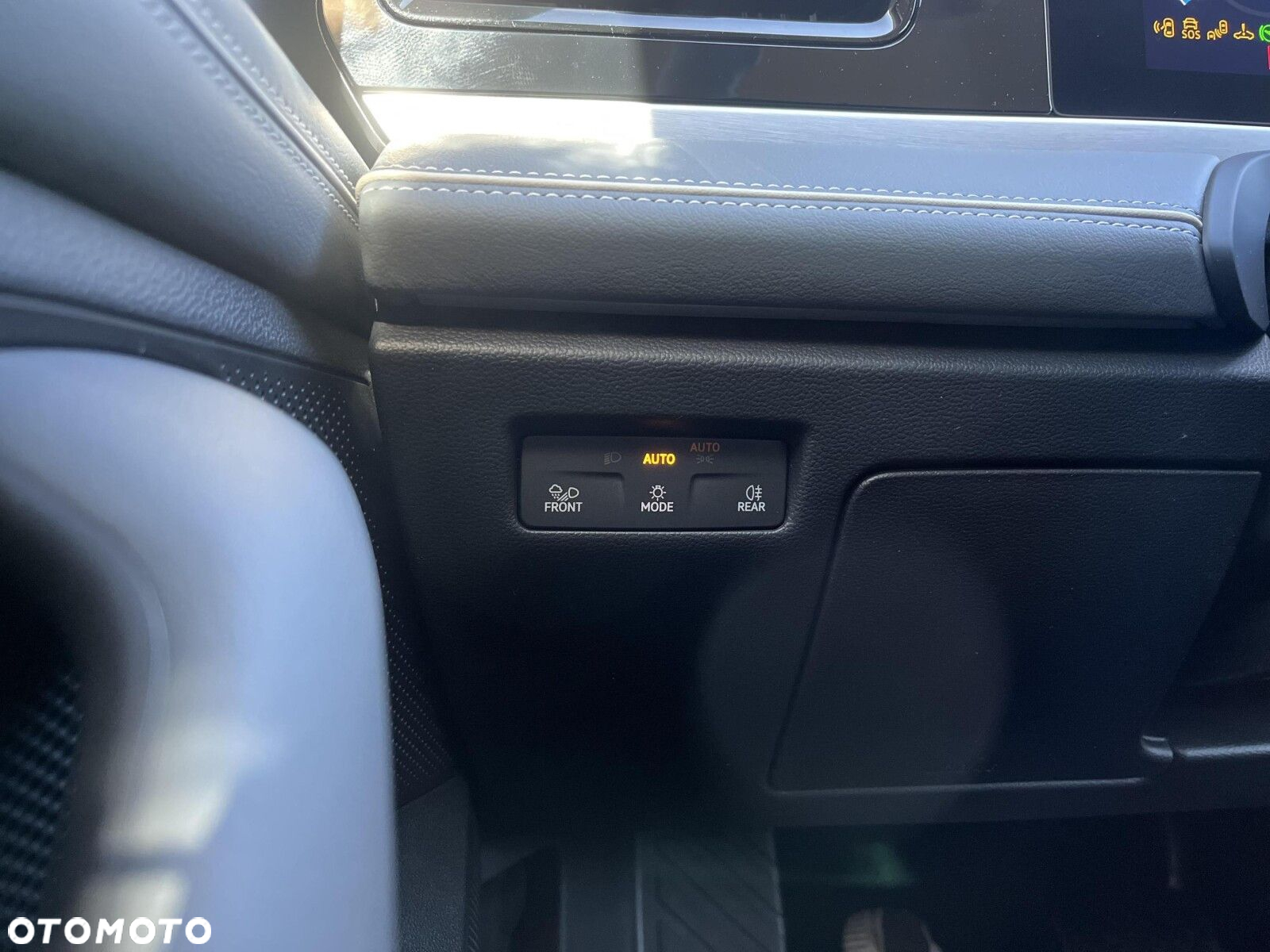 Volkswagen Passat 2.0 TDI SCR Elegance DSG - 31