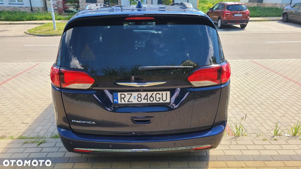 Chrysler Pacifica - 6