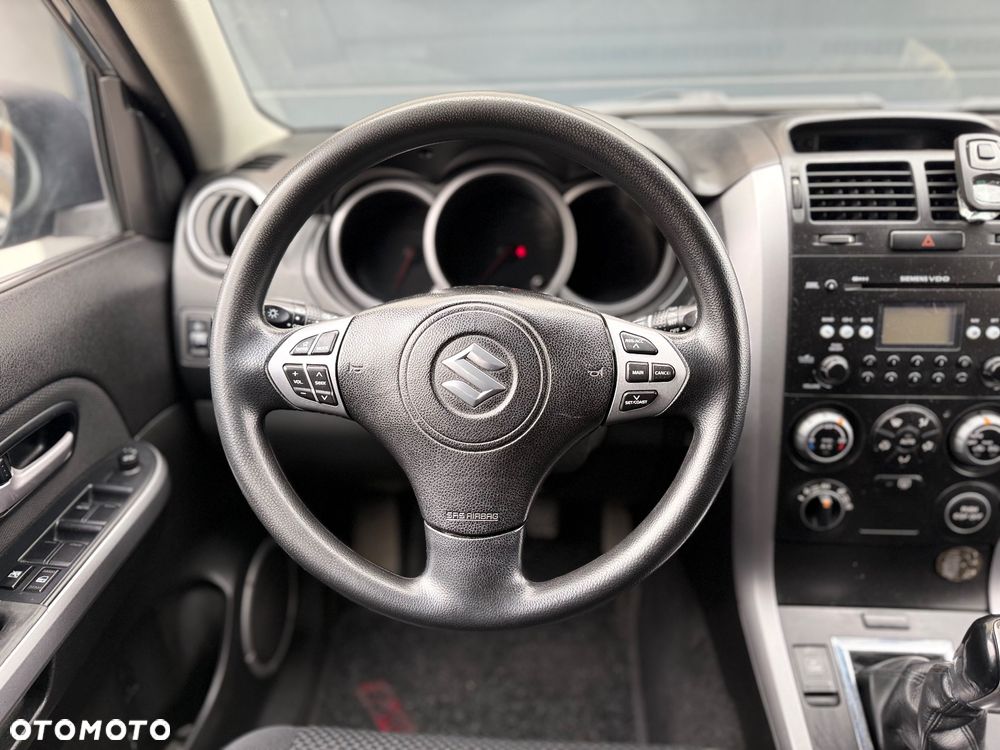 Suzuki Grand Vitara - 11