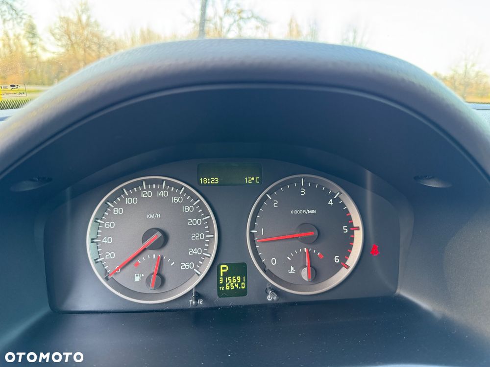 Volvo V50 2.4D5 Momentum - 17