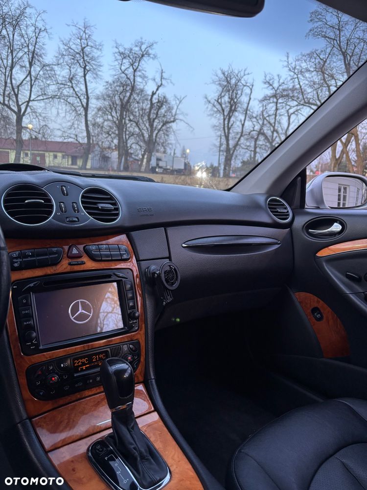 Mercedes-Benz CLK - 16