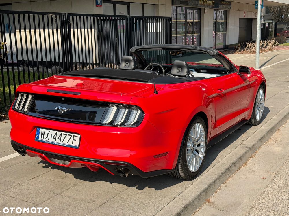 Ford Mustang - 12