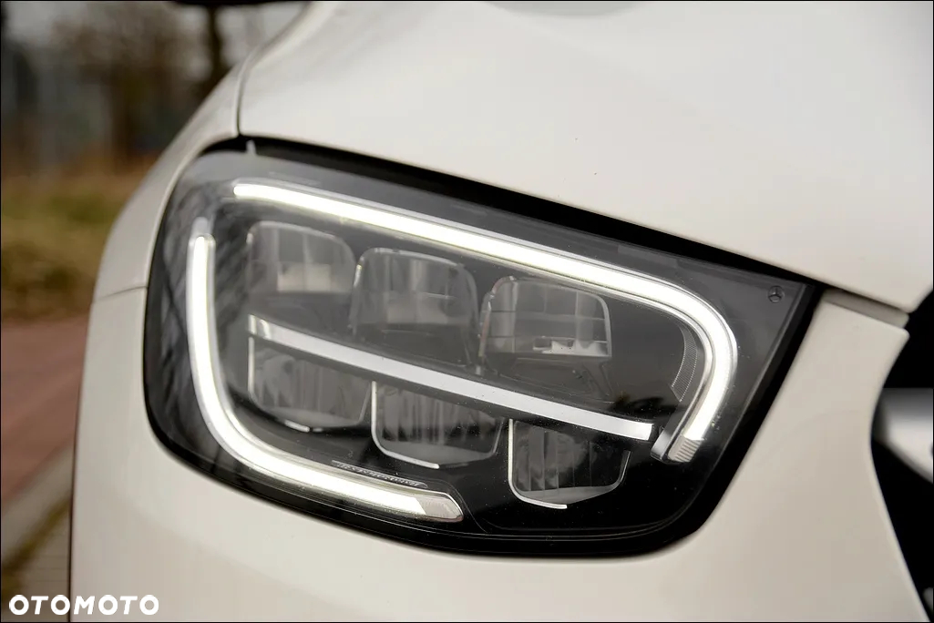 Mercedes-Benz GLC 200 d Business Edition - 36