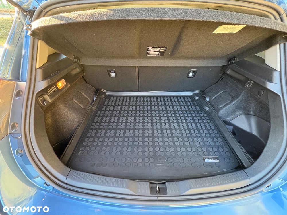 Toyota Auris Hybrid 135 Prestige - 23